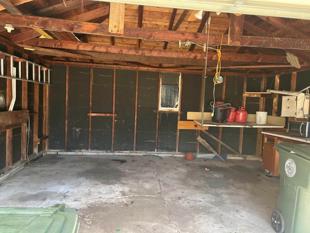 1414 Maxine Avenue, Waterloo, IA 50701