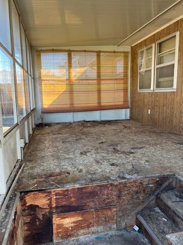 1414 Maxine Avenue, Waterloo, IA 50701