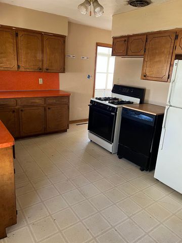 1414 Maxine Avenue, Waterloo, IA 50701