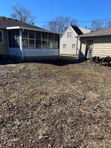 1414 Maxine Avenue, Waterloo, IA 50701