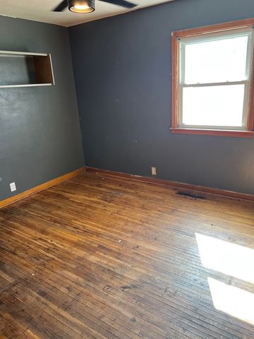 1414 Maxine Avenue, Waterloo, IA 50701