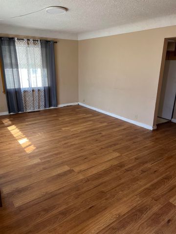 1414 Maxine Avenue, Waterloo, IA 50701