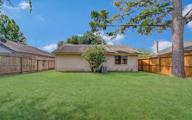 3626 Suttonford Drive, Houston, TX 77066