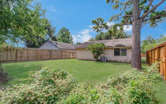 3626 Suttonford Drive, Houston, TX 77066