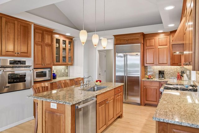1405 Skyline Drive, Golden Valley, MN 55422