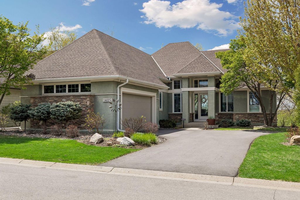 1405 Skyline Drive, Golden Valley, MN 55422