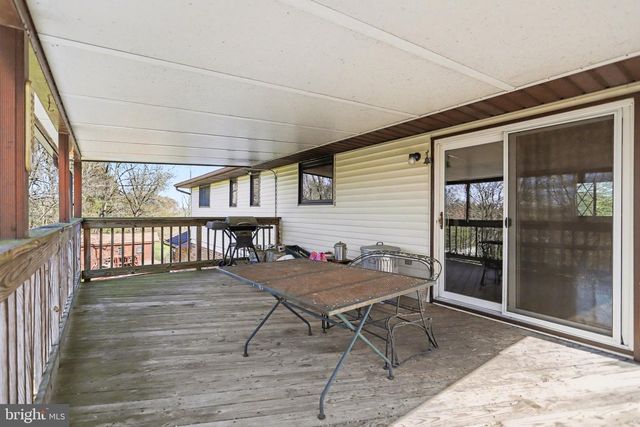 5007 SNYDER MILL RD, Spring Grove, PA 17362