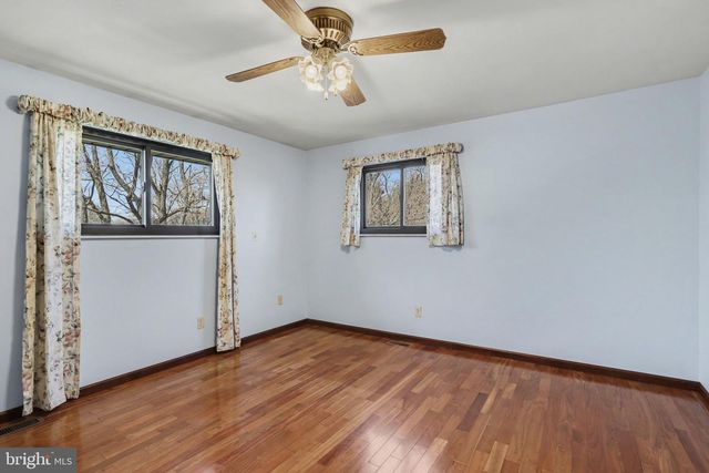 5007 SNYDER MILL RD, Spring Grove, PA 17362