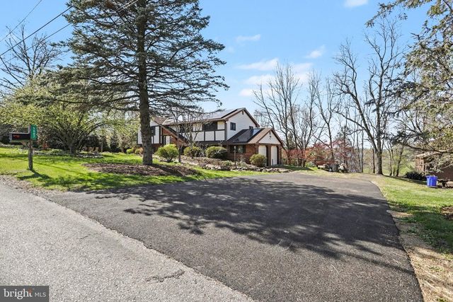 5007 SNYDER MILL RD, Spring Grove, PA 17362