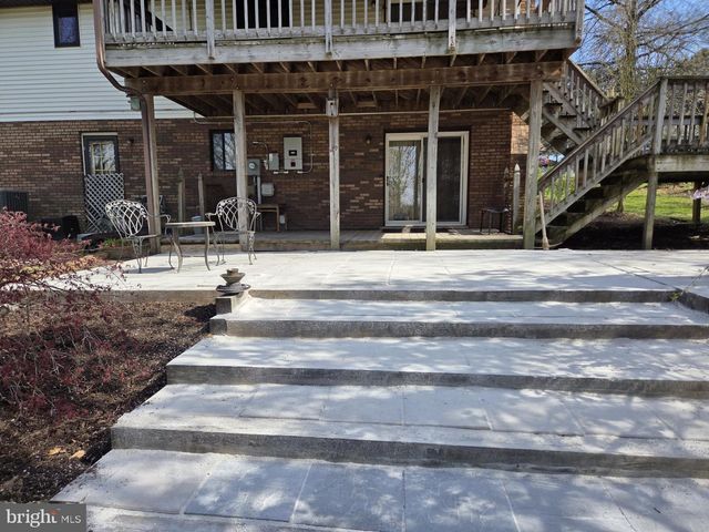 5007 SNYDER MILL RD, Spring Grove, PA 17362