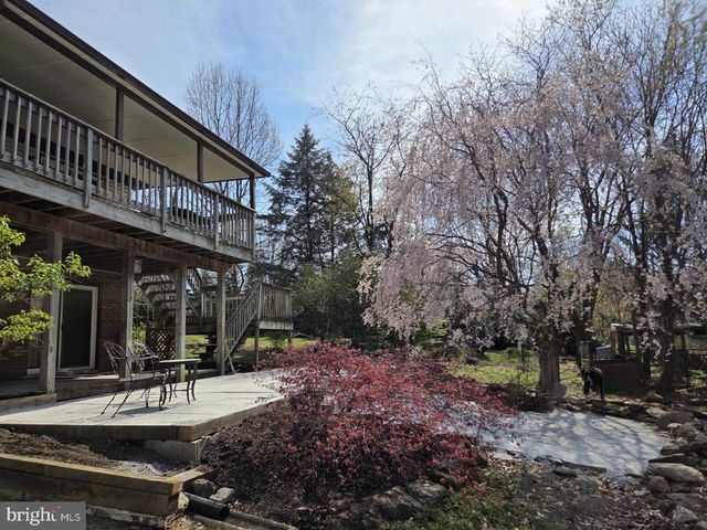 5007 SNYDER MILL RD, Spring Grove, PA 17362