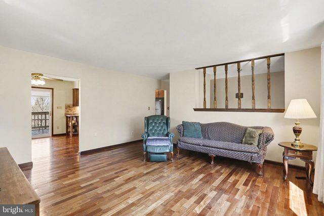 5007 SNYDER MILL RD, Spring Grove, PA 17362