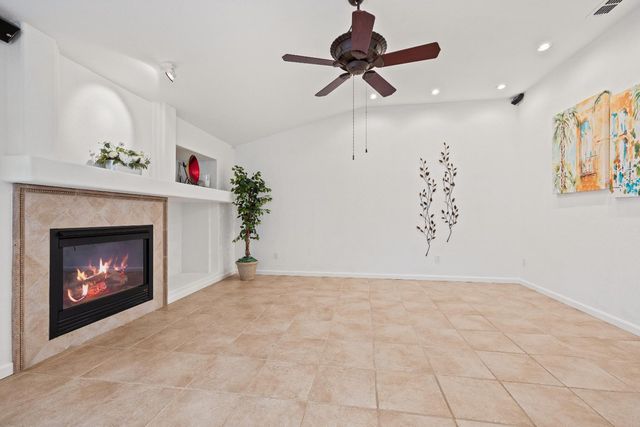 1209 Camino Capistrano, Roseville, CA 95747