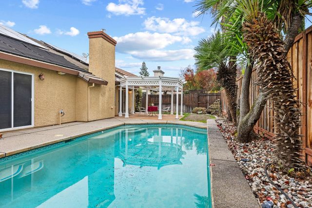 1209 Camino Capistrano, Roseville, CA 95747