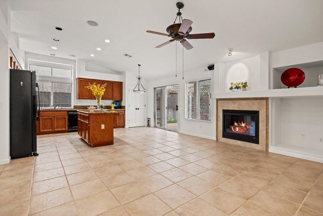 1209 Camino Capistrano, Roseville, CA 95747