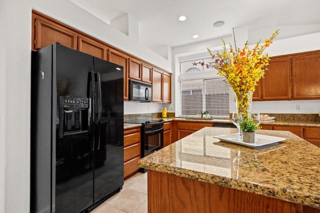 1209 Camino Capistrano, Roseville, CA 95747