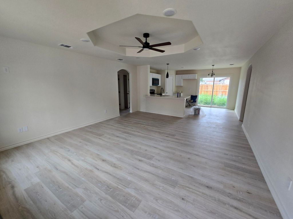 Image 2 of property listing at 438 E 45th Street, San Angelo, TX 76903