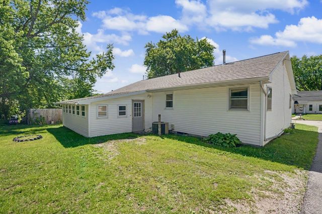 714 6th St NE, Independence, IA 50644
