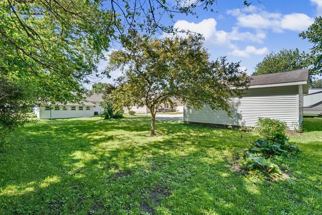714 6th St NE, Independence, IA 50644