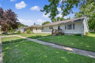 714 6th St NE, Independence, IA 50644
