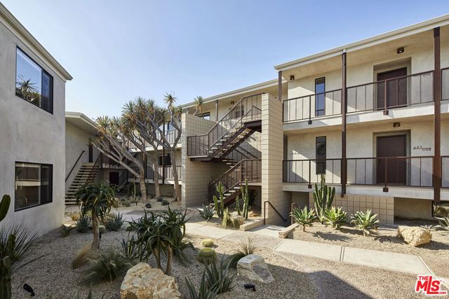 12425 Texas Avenue 5, Los Angeles, CA 90025
