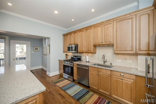 4527 Maryland Avenue, St Louis, MO 63108