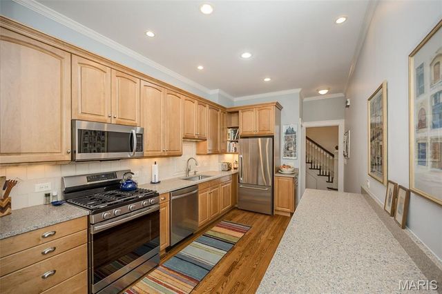 4527 Maryland Avenue, St Louis, MO 63108