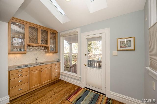 4527 Maryland Avenue, St Louis, MO 63108