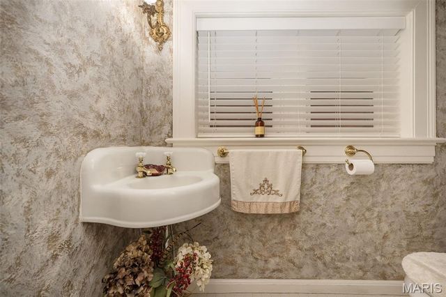 4527 Maryland Avenue, St Louis, MO 63108