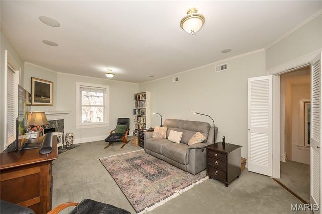 4527 Maryland Avenue, St Louis, MO 63108