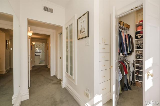 4527 Maryland Avenue, St Louis, MO 63108