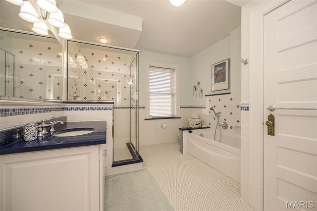 4527 Maryland Avenue, St Louis, MO 63108