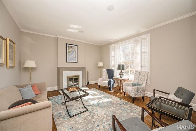 4527 Maryland Avenue, St Louis, MO 63108