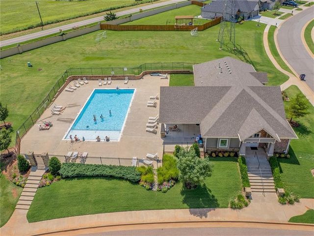 9305 NW 147th Terrace, Yukon, OK 73099