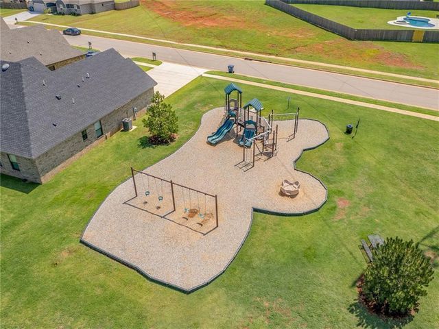 9305 NW 147th Terrace, Yukon, OK 73099