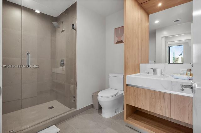 11 NE 6th St 1710, Miami, FL 33132