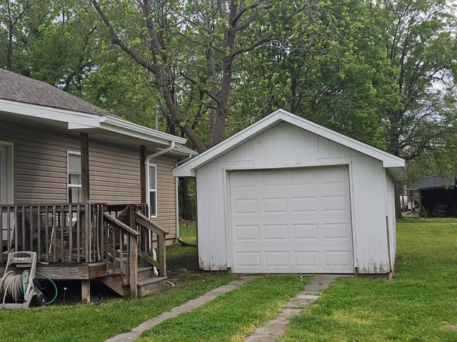 308 W Church Street, Aurora, MO 65605