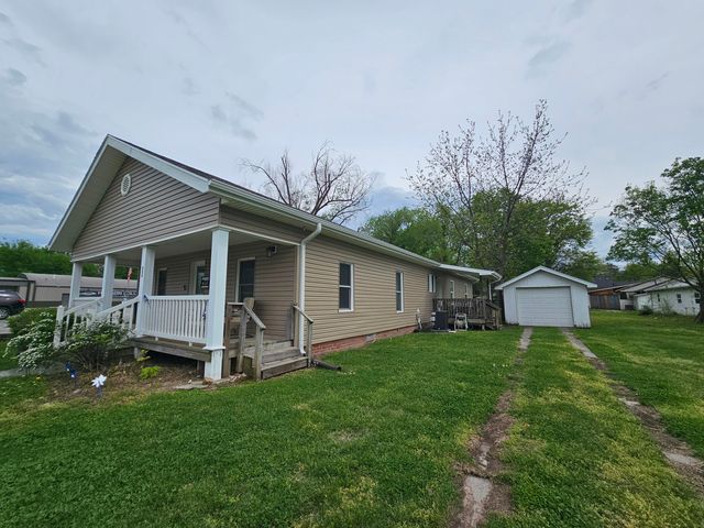 308 W Church Street, Aurora, MO 65605