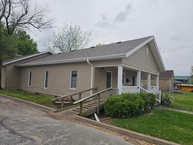 308 W Church Street, Aurora, MO 65605