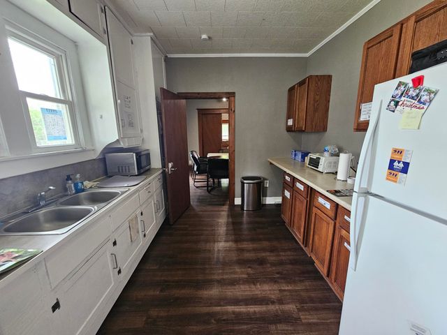 308 W Church Street, Aurora, MO 65605