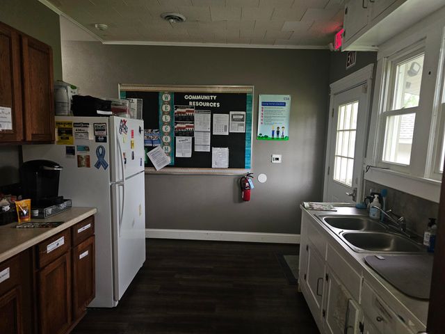 308 W Church Street, Aurora, MO 65605