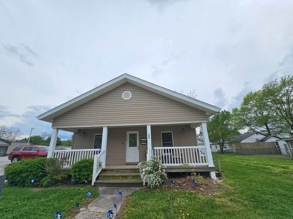 308 W Church Street, Aurora, MO 65605