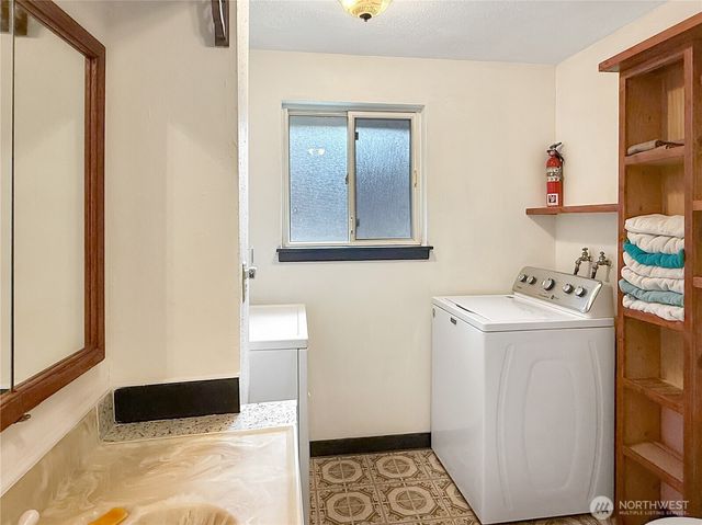 10235 Earley Avenue SW, Lakewood, WA 98499