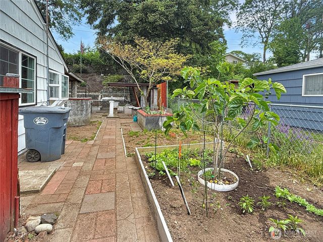 10235 Earley Avenue SW, Lakewood, WA 98499