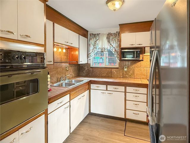 10235 Earley Avenue SW, Lakewood, WA 98499