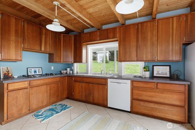 651 Long Ears Way, Coupeville, WA 98239