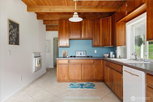 651 Long Ears Way, Coupeville, WA 98239