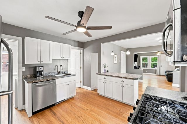 37 Kensington St, Agawam, MA 01030