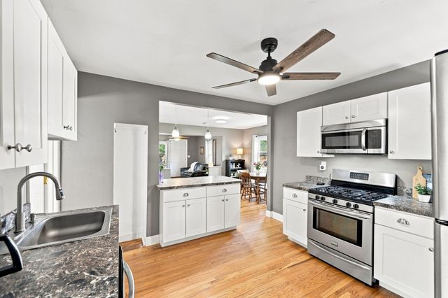 37 Kensington St, Agawam, MA 01030
