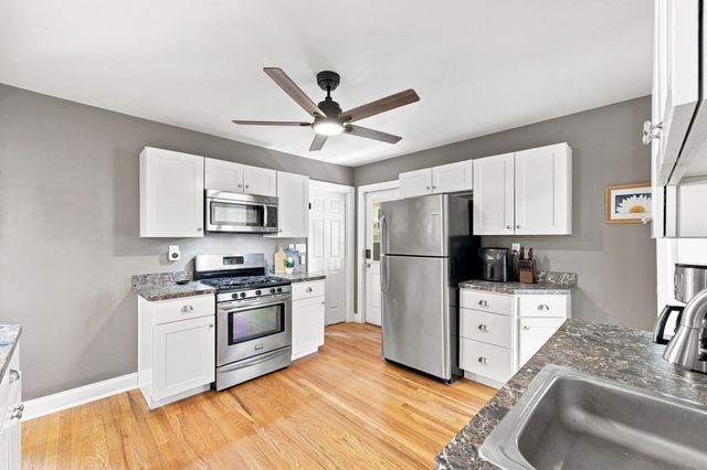 37 Kensington St, Agawam, MA 01030